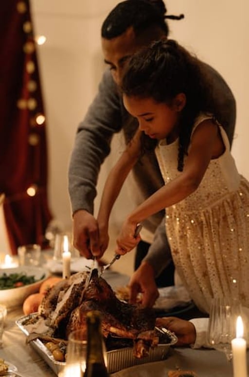 9 Meaningful Thanksgiving Traditions to Start with Your Family